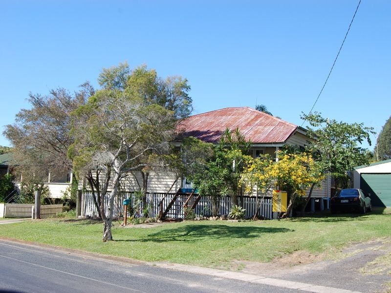 8 George Street, Woodford QLD 4514