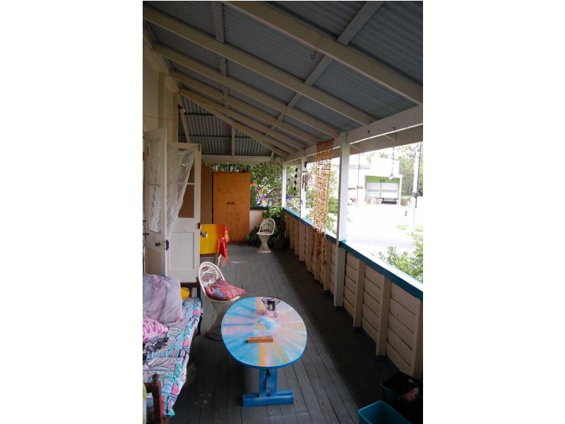 8 George Street, Woodford QLD 4514