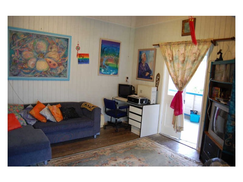 8 George Street, Woodford QLD 4514