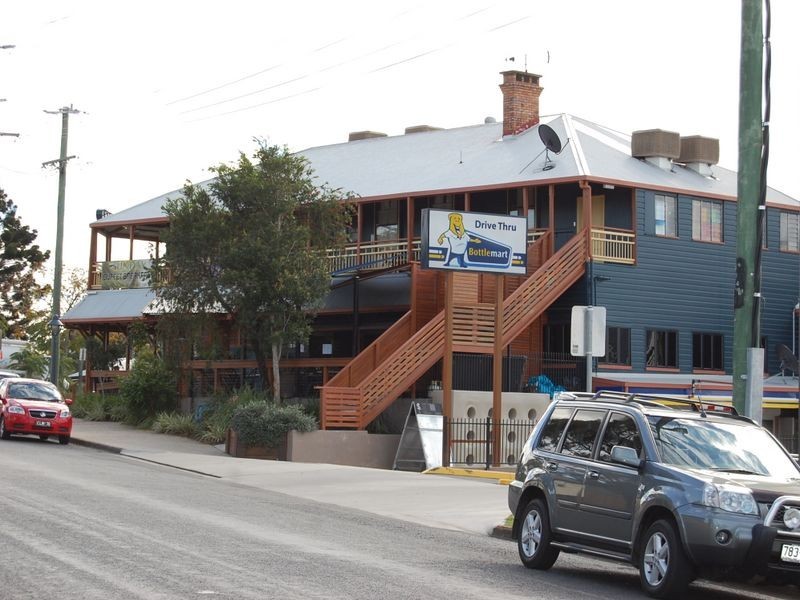 8 George Street, Woodford QLD 4514