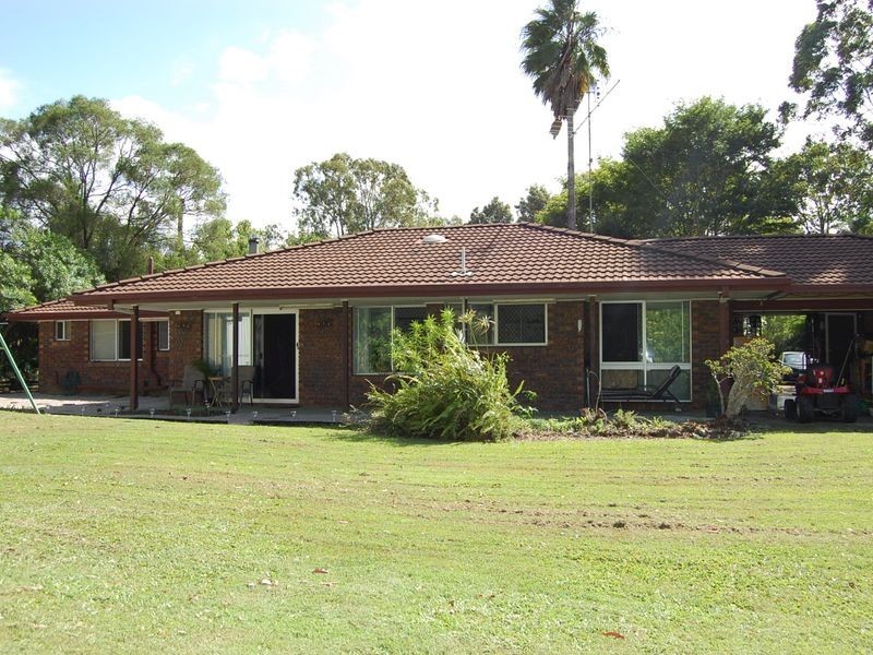 8 Duwirri Street, Woodford QLD 4514