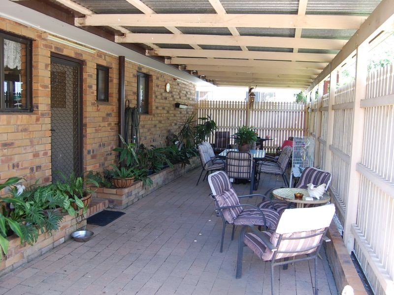 8 Coronation Avenue, Woodford QLD 4514