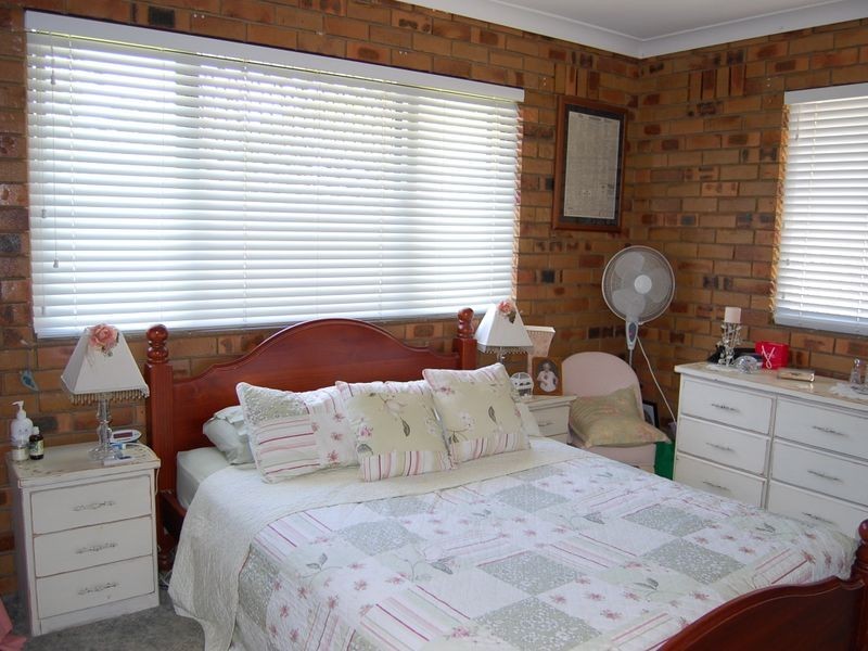 8 Coronation Avenue, Woodford QLD 4514