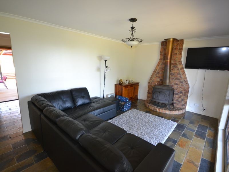 24 Gannon St, Mount Mee QLD 4521