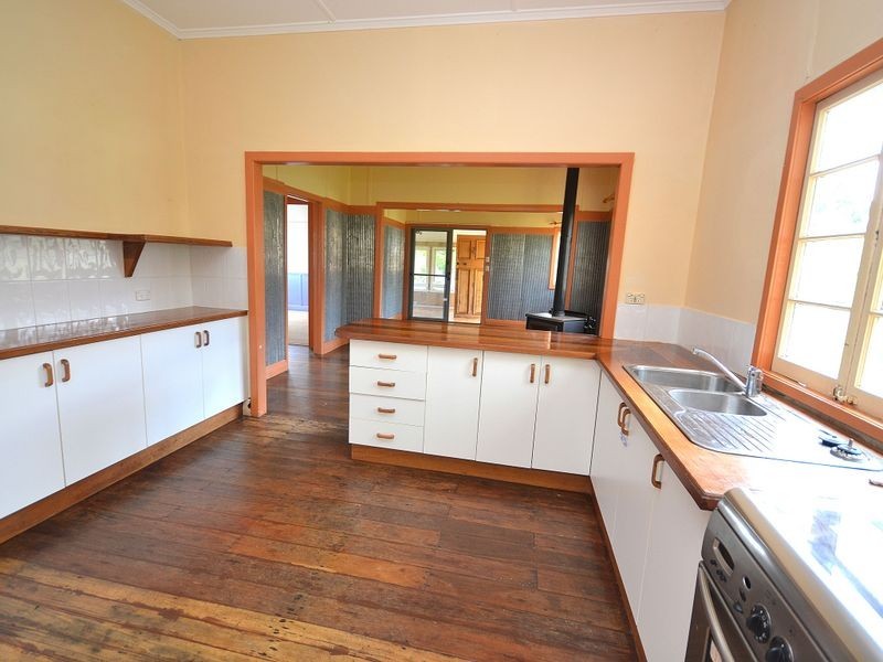 30 Robson Street, Kilcoy QLD 4515