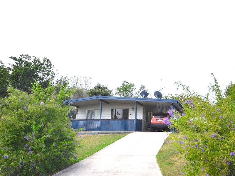 8 Stewart Street, Kilcoy QLD 4515