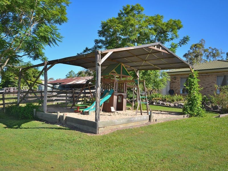 64 Cruice Drive, Woodford QLD 4514