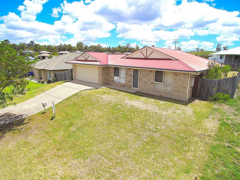 11 Hedley Drive, Kilcoy QLD 4515