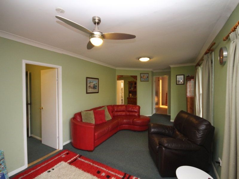 21 Paul Place, Glass House Mountains QLD 4518