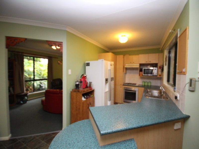 21 Paul Place, Glass House Mountains QLD 4518