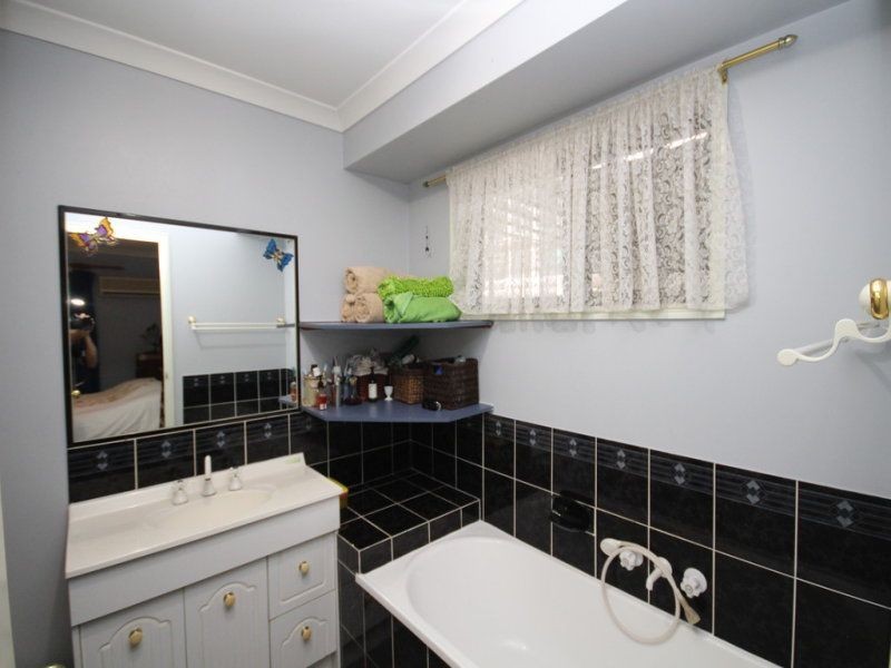 21 Paul Place, Glass House Mountains QLD 4518