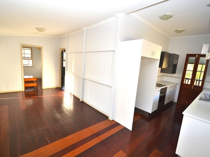 10 Hendy Street, Woodford QLD 4514