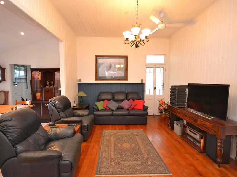 15 Old Cove Road, Woodford QLD 4514