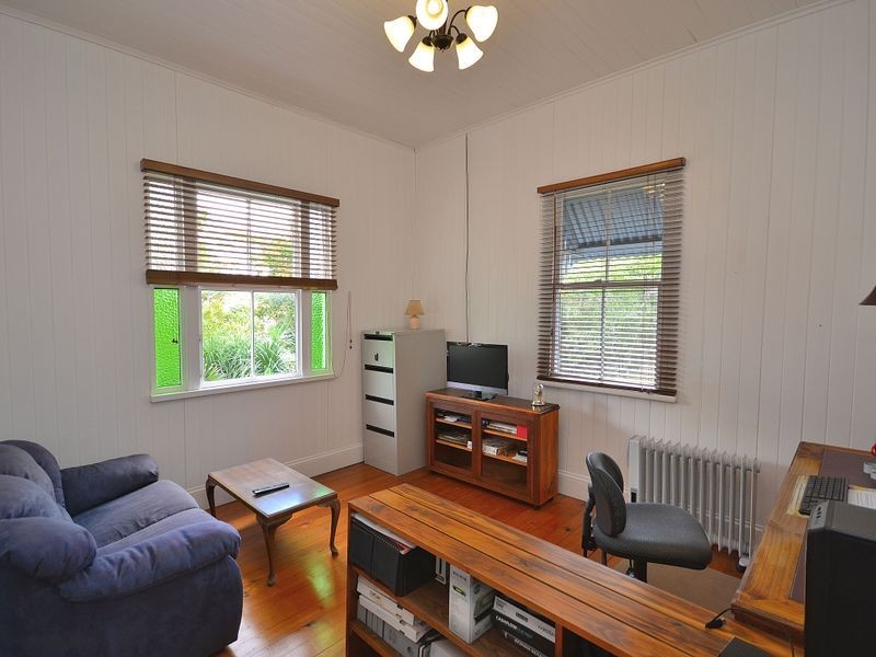 15 Old Cove Road, Woodford QLD 4514
