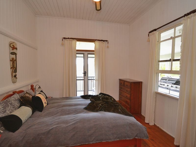 15 Old Cove Road, Woodford QLD 4514