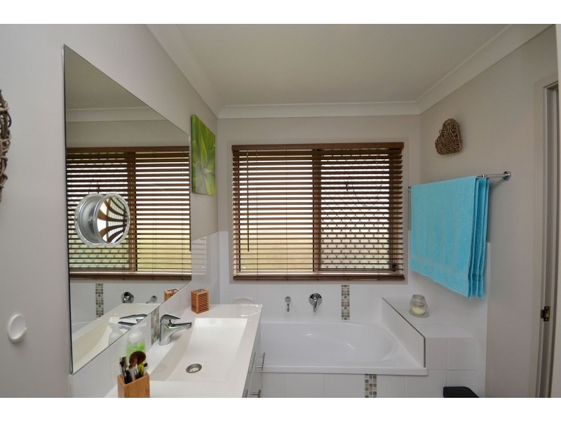 6 Akoonah Way, D’aguilar QLD 4514