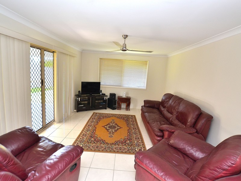 12 Hedley Drive, Kilcoy QLD 4515