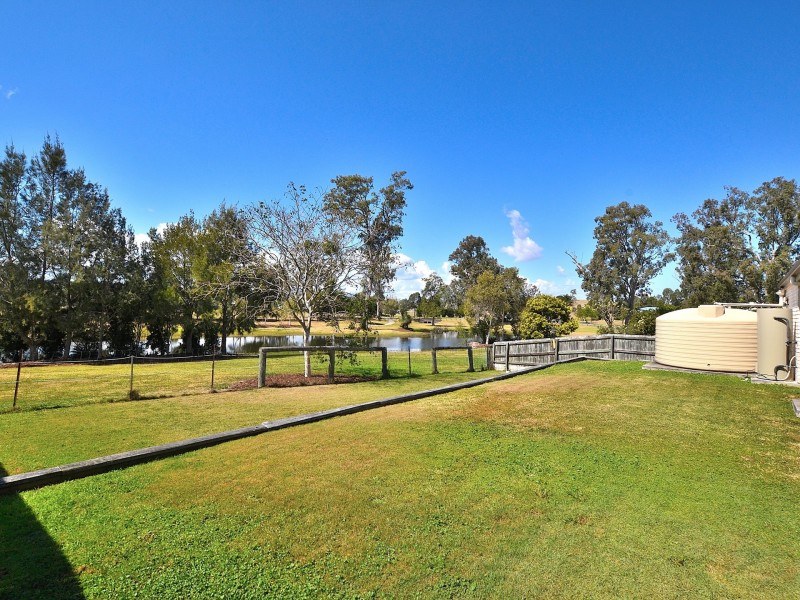 12 Hedley Drive, Kilcoy QLD 4515