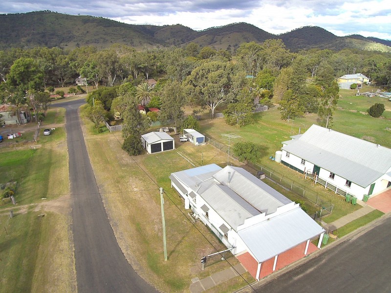 44 George street, Linville QLD 4306
