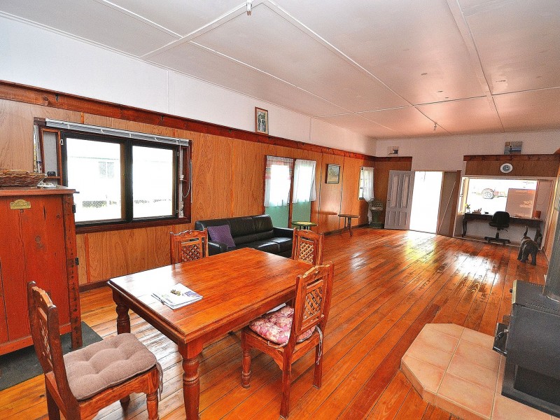 44 George street, Linville QLD 4306