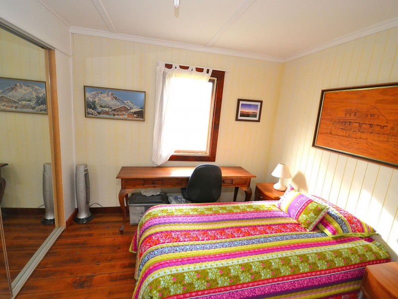44 George street, Linville QLD 4306