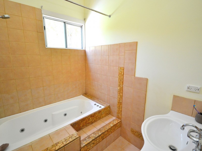 35 Myleema Road, Mount Archer QLD 4514