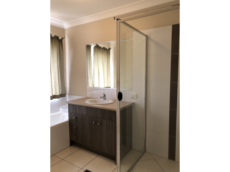 2/33-35 Cash Street, D’aguilar QLD 4514
