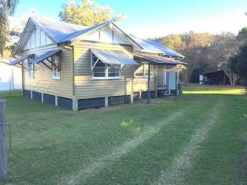 19 William Street, Linville QLD 4306