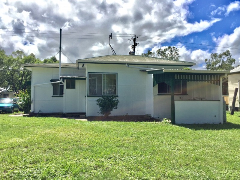 33 David Street, Linville QLD 4306