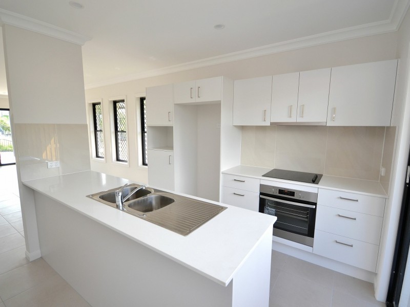 1/8 George Street, Woodford QLD 4514