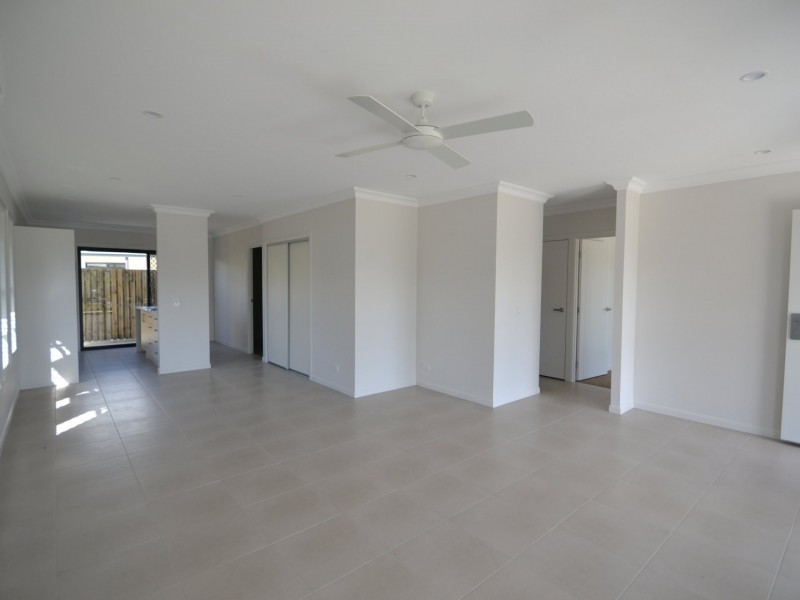 1/8 George Street, Woodford QLD 4514