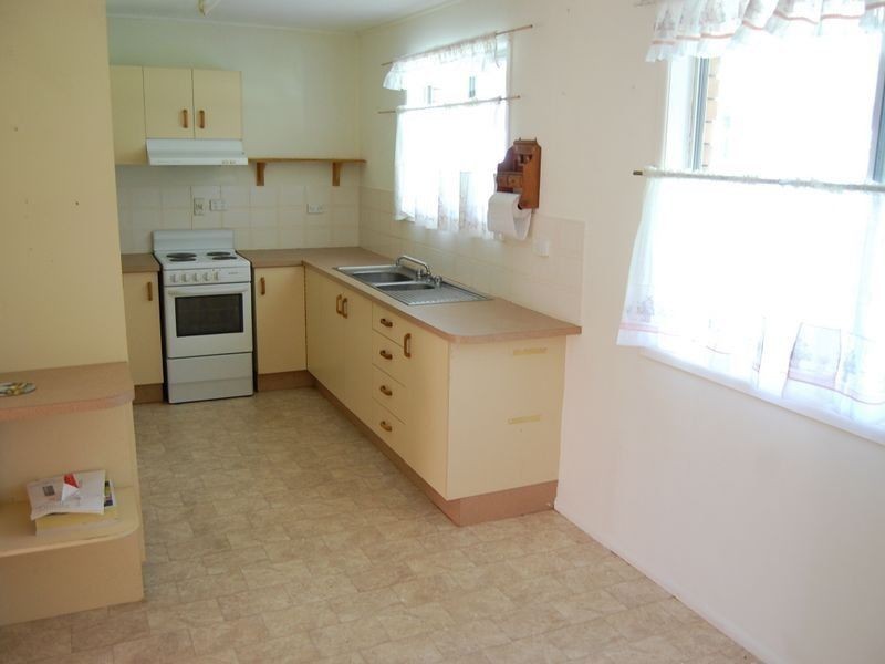 19 Stewart Street, Kilcoy QLD 4515