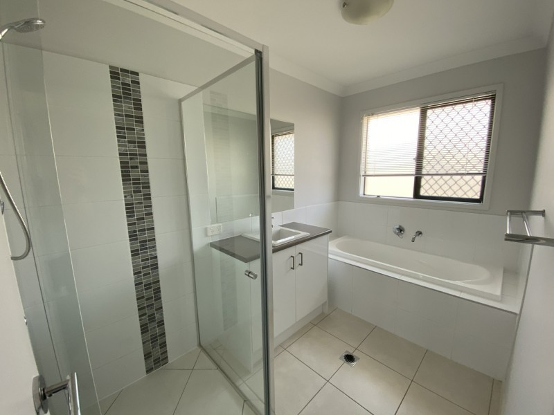 24 Settlers Rise, Woolmar QLD 4515