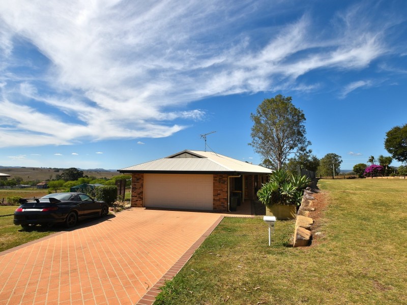 10 Golf Links Crt, Kilcoy QLD 4515