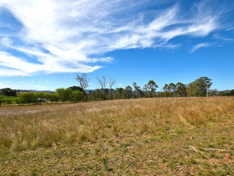 10 Golf Links Crt, Kilcoy QLD 4515