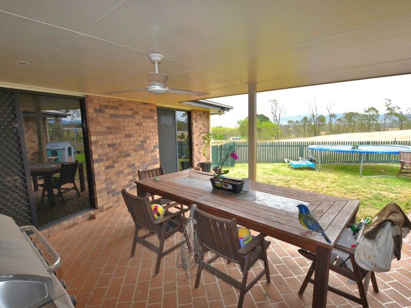 10 Golf Links Crt, Kilcoy QLD 4515
