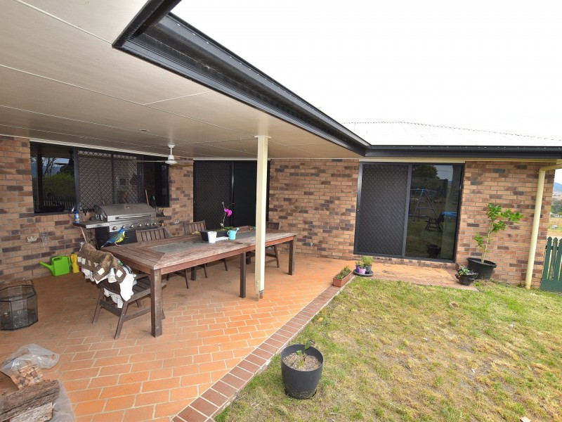 10 Golf Links Crt, Kilcoy QLD 4515