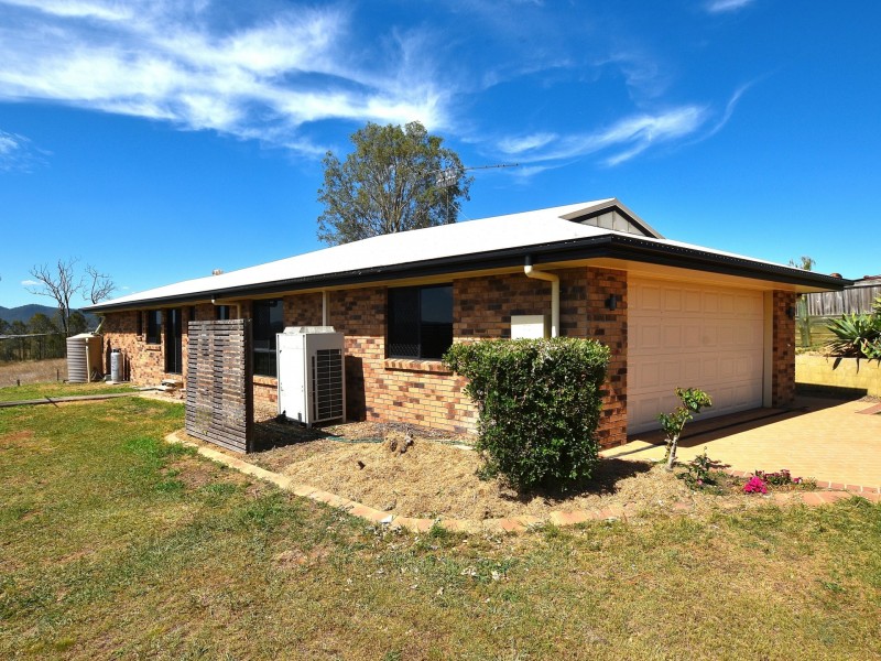 10 Golf Links Crt, Kilcoy QLD 4515