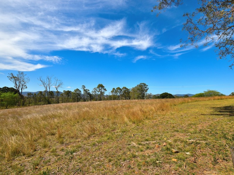 10 Golf Links Crt, Kilcoy QLD 4515