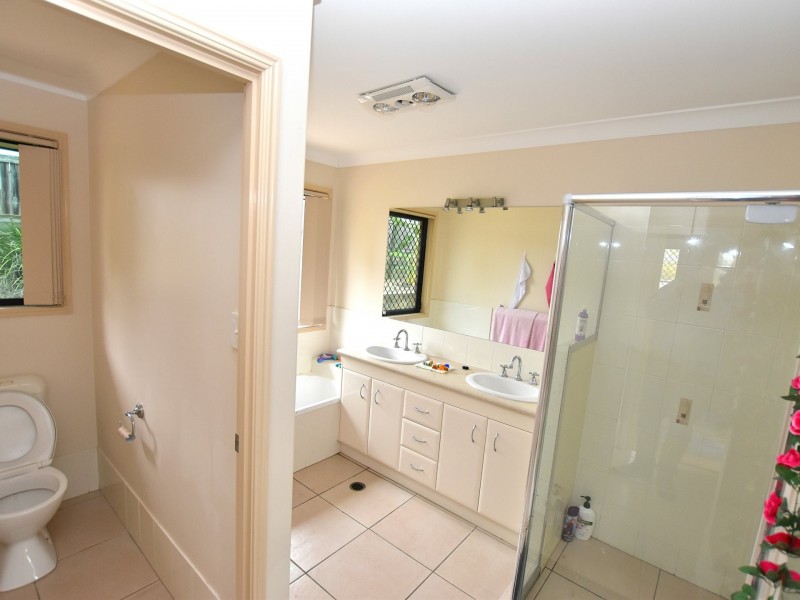 10 Golf Links Crt, Kilcoy QLD 4515