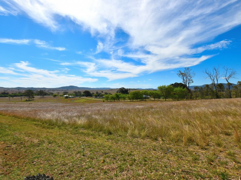 10 Golf Links Crt, Kilcoy QLD 4515