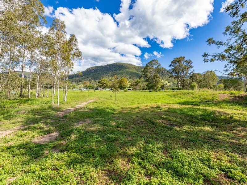 1405 Neurum Road, Mount Archer QLD 4514