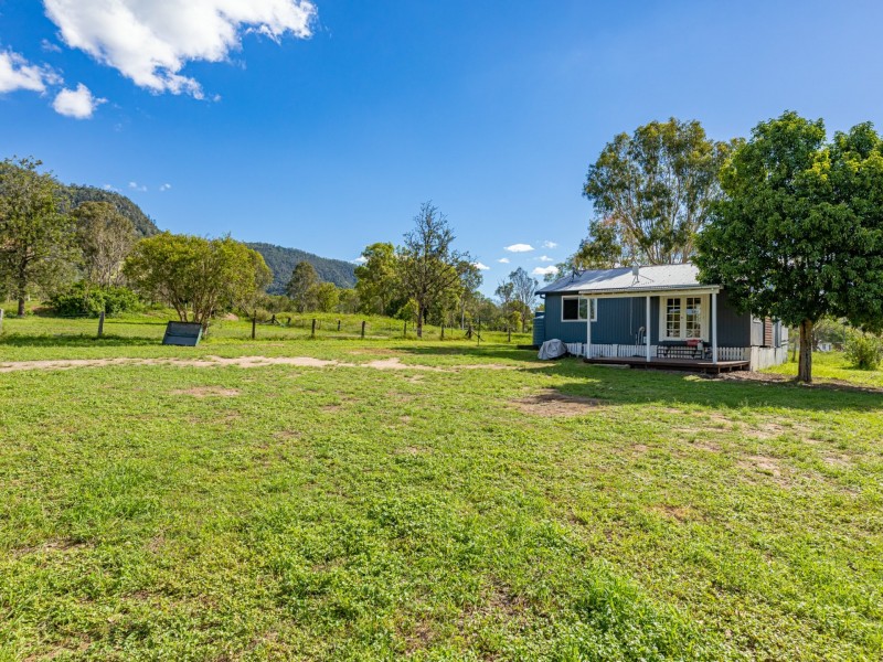 1405 Neurum Road, Mount Archer QLD 4514
