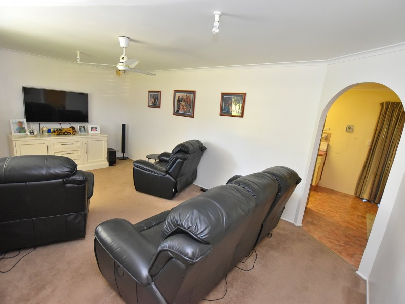 32 Robson Street, Kilcoy QLD 4515