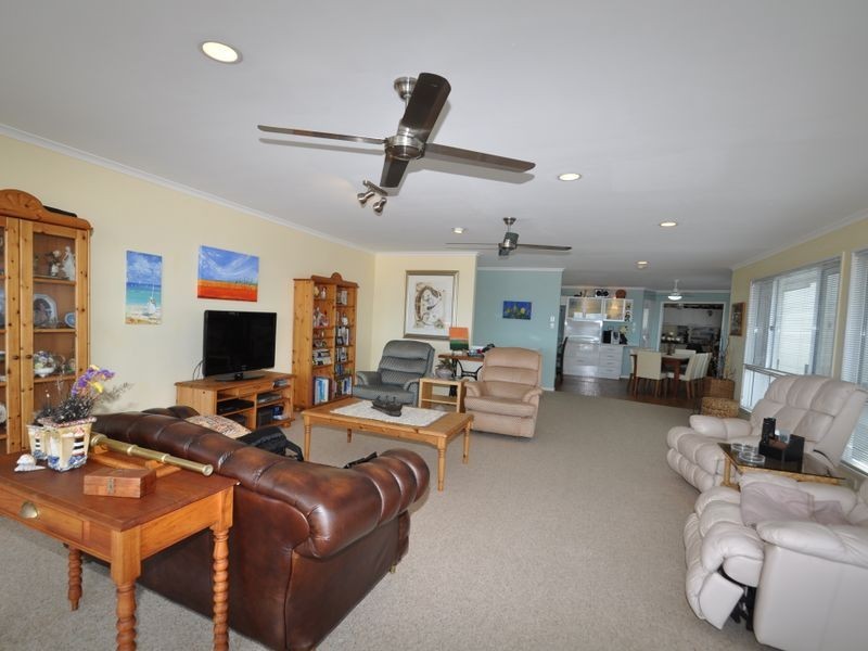87 Oceana Terrace, Manly QLD 4179