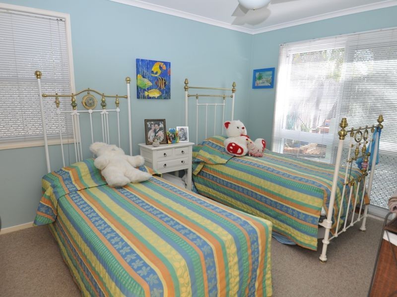 87 Oceana Terrace, Manly QLD 4179