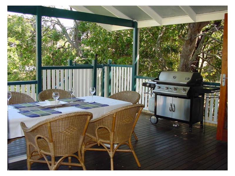 151 Carlton Terrace, Manly QLD 4179