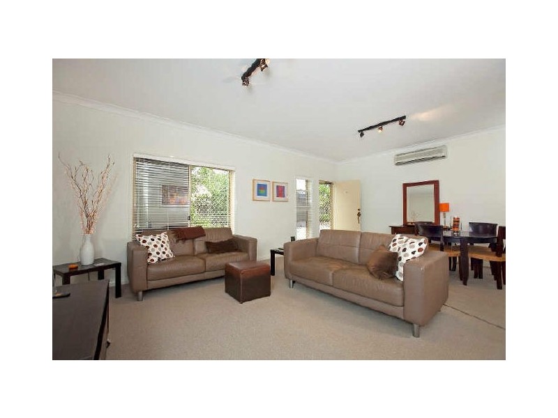 2/181 Mountjoy Tce, Manly QLD 4179