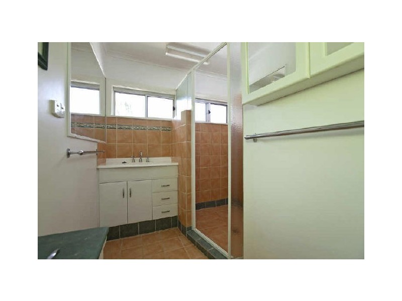 39 Kianawah Rd, Wynnum West QLD 4178