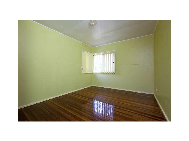 39 Kianawah Rd, Wynnum West QLD 4178